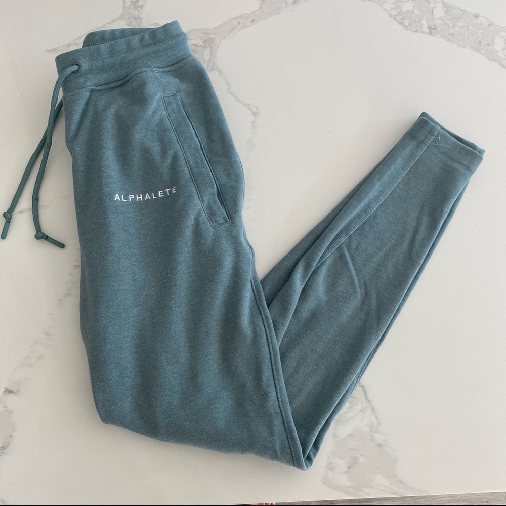 Alphalete women’s joggers